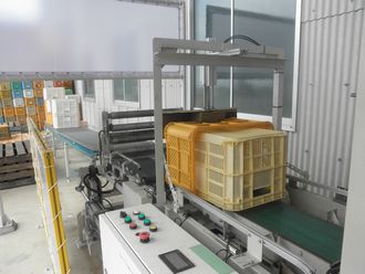 コンテナー三つ組装置 回転　傾倒式　ダンパー マテハン設備